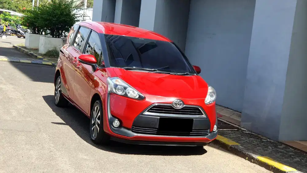 [ LOW KM ] Toyota Sienta 1.5 V CVT AT 2018/2019