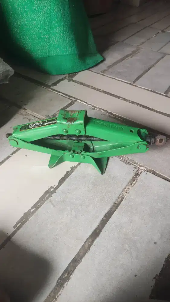 DONGKRAK MOBIL JEMBATAN MERK TEKIRO 2 TON