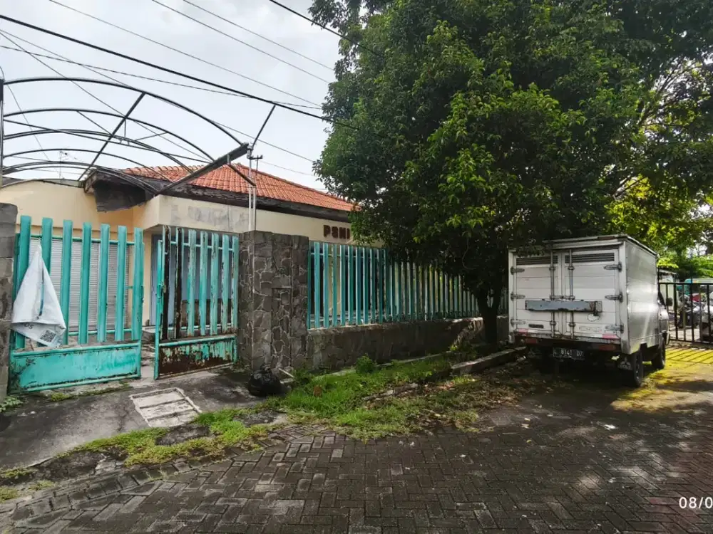 2056. Dijual rumah Hitung Tanah Strategis Manyar Kartika Surabaya Timur