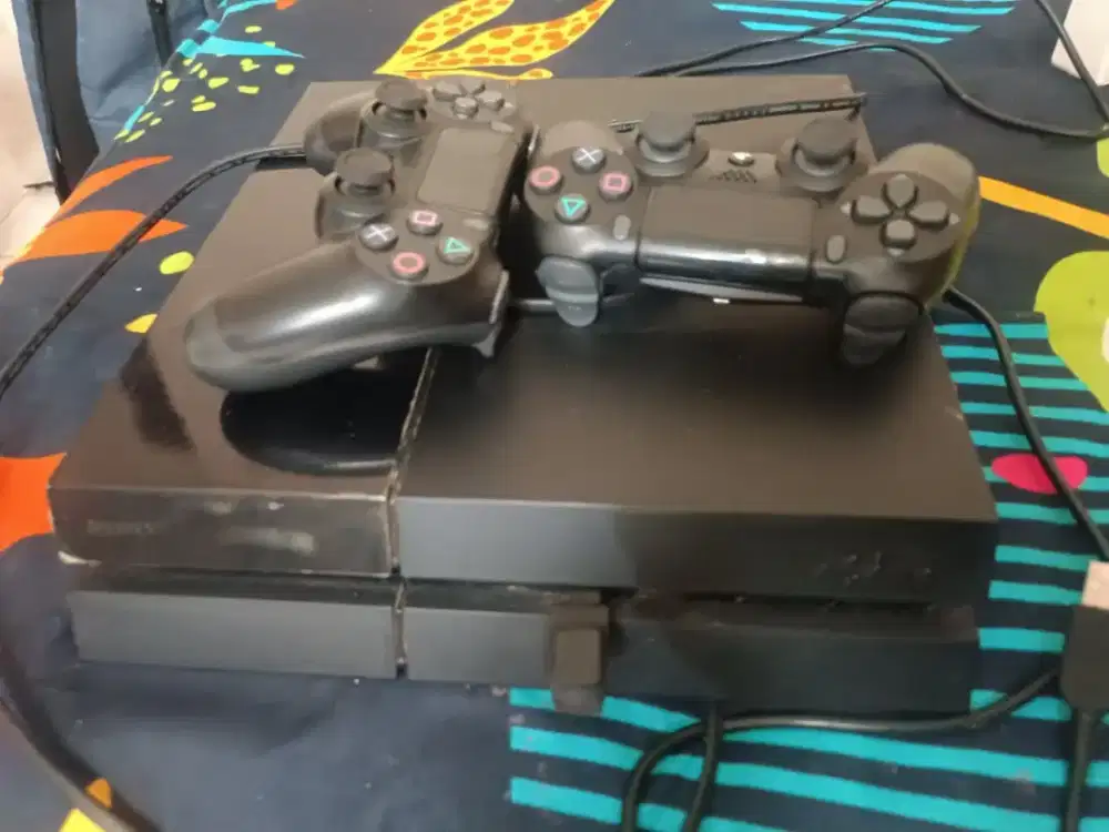 DIJUAL PS 4 HAND 1 TB