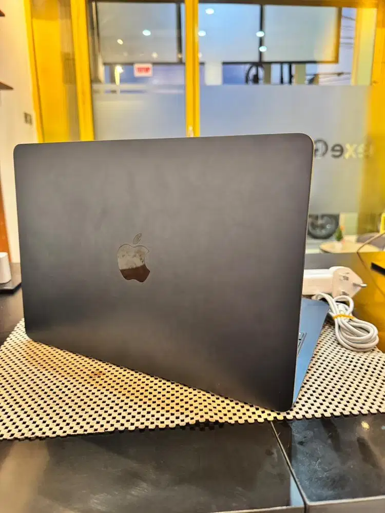 Macbook Air M2 13 inch 8/256GB Midnight