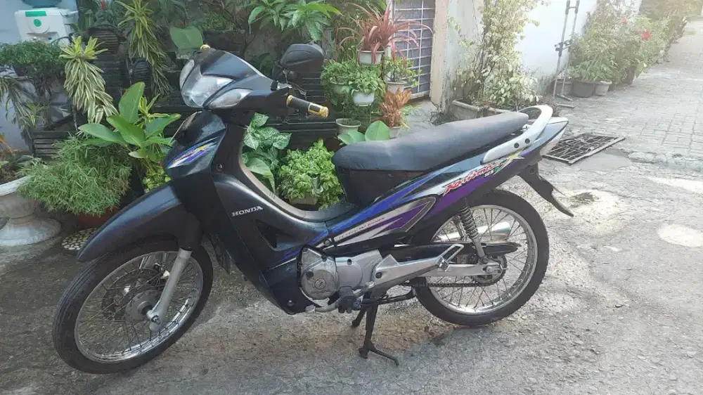 HONDA KHARISMA 2005