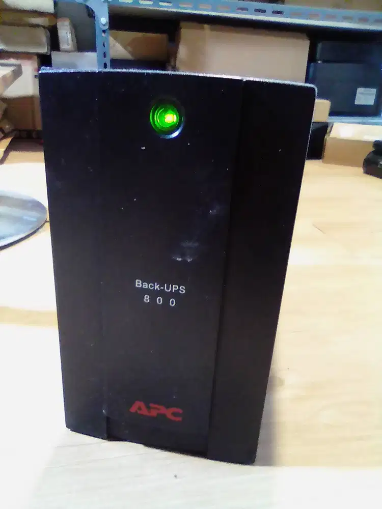 UPS APC Backup UPS 800