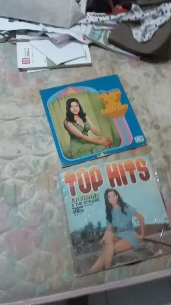Vinyl penyanyi Indonesia jadul Ervina