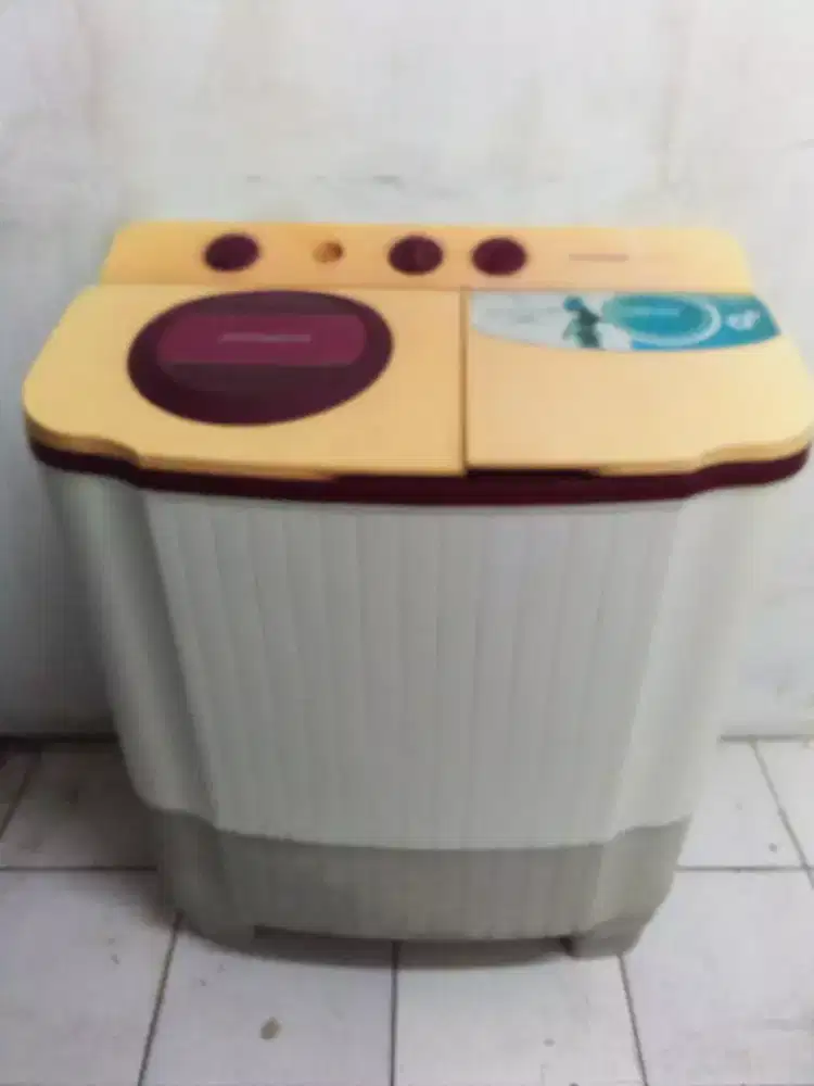 Dijual mesin cuci merk Polytron normal