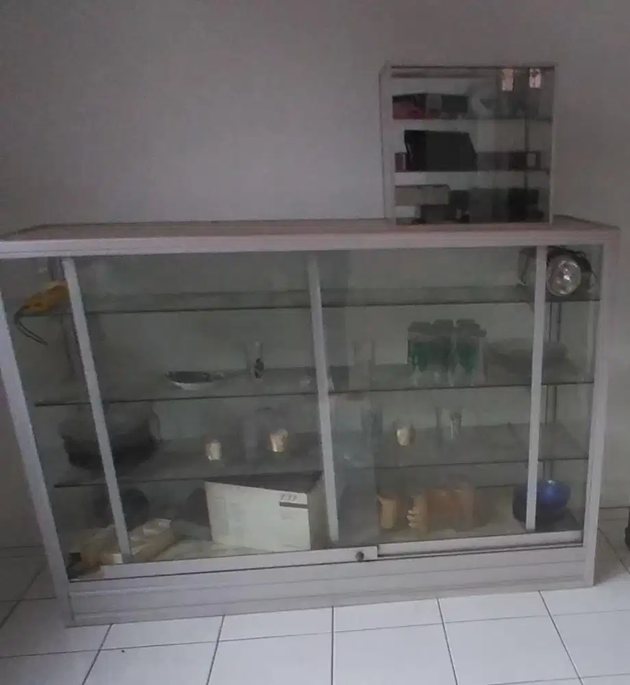 Jual Lemari Etalase Kaca