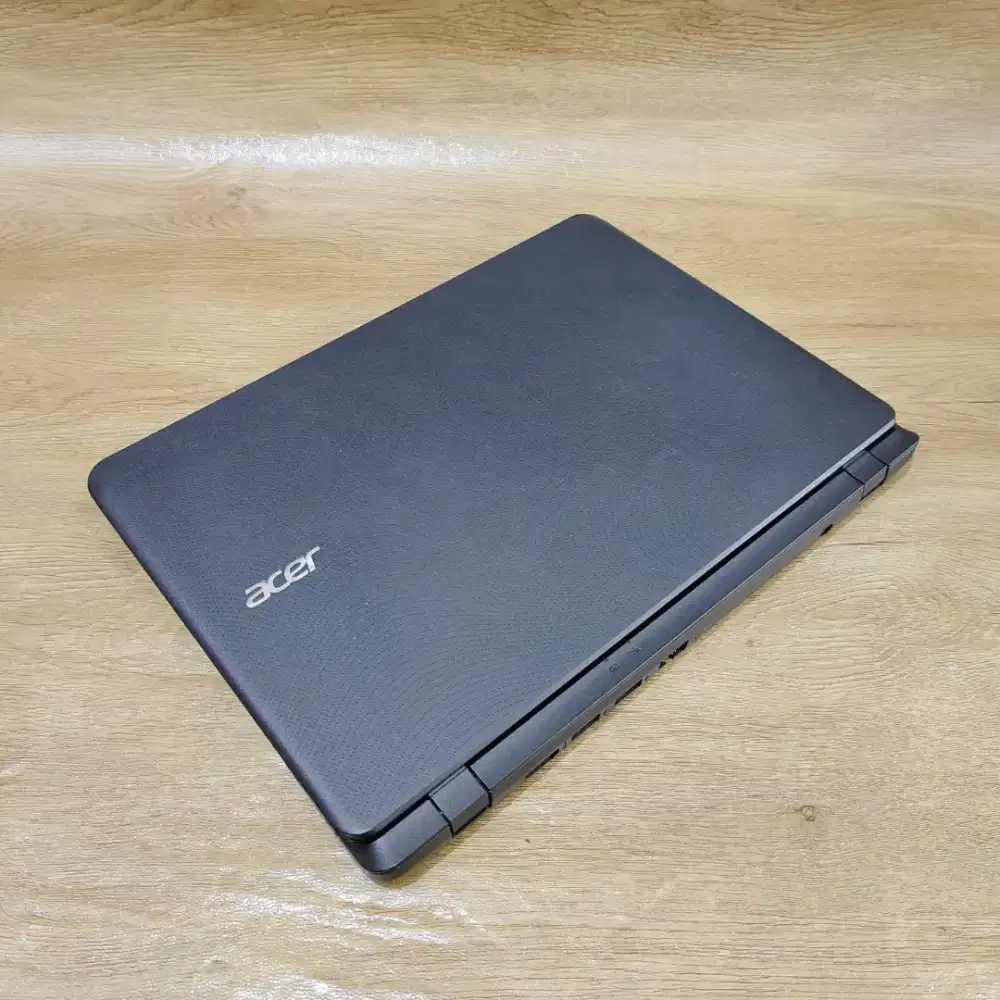 Laptop Acer Aspire ES1-132 Series Slim Ram 10GB bonus Mouse Baru