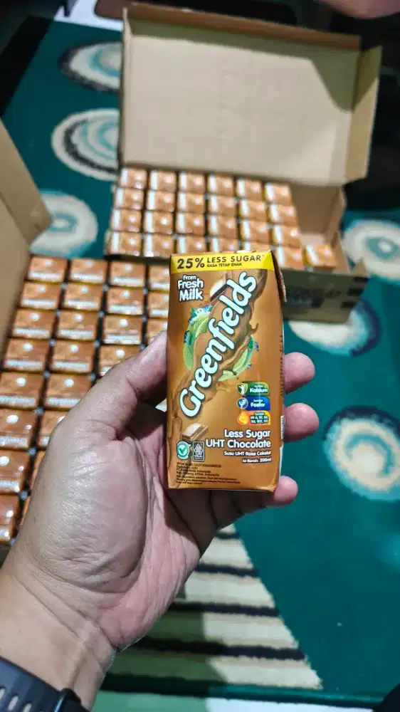 Susu UHT Greenfield rasa coklat 250ml