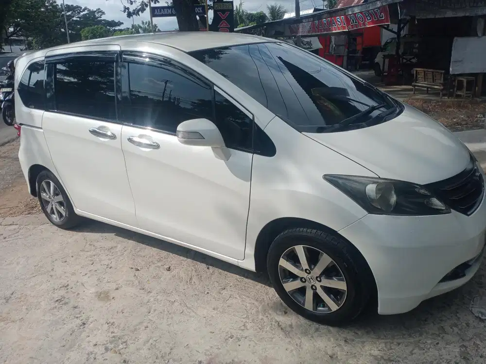 Honda Freed 2010 Bensin