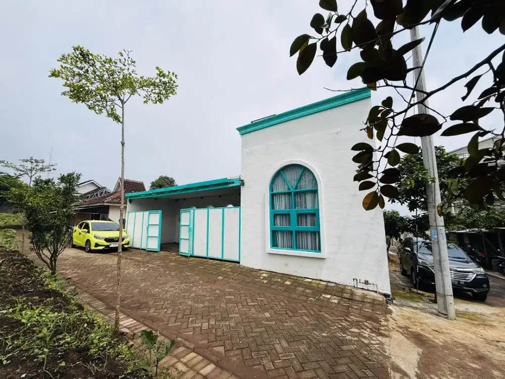 DIJUAL SEGERA, MURAH, Villa Baru Gaya Italy Kolam Renang dekat Musium Angkut Batu