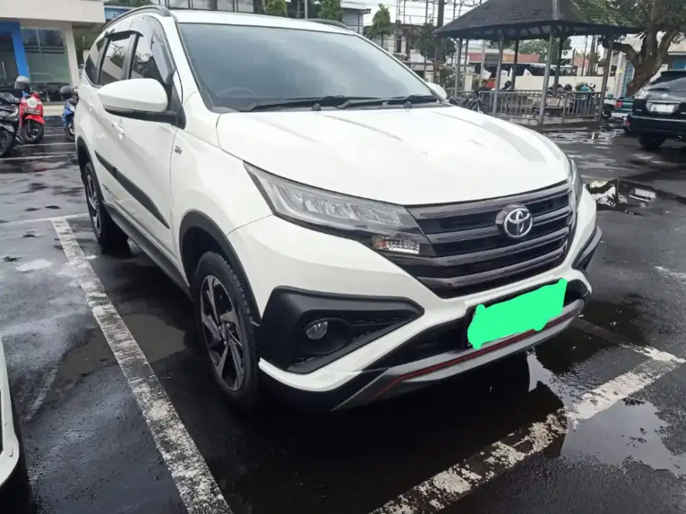 Dijual cepat toyota rush 1,5 at 2021