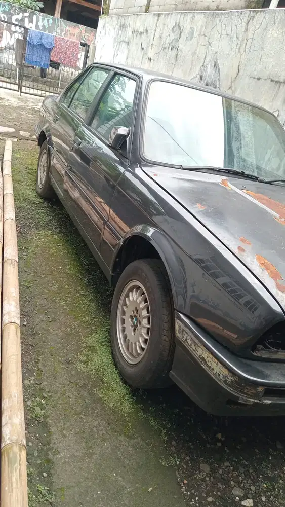 BMW 318i 1990 Bensin