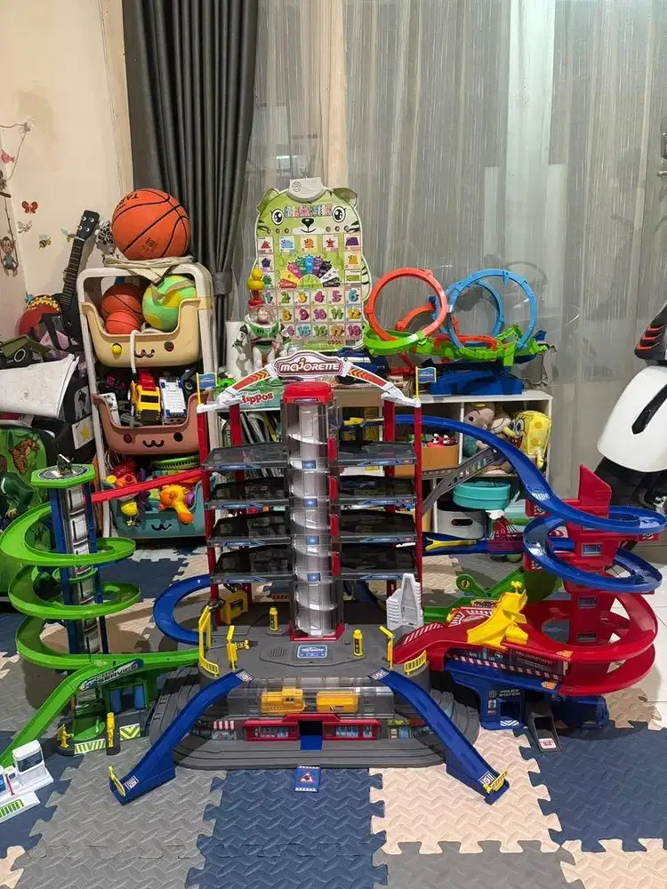 track majorette super city garage / hotwheels