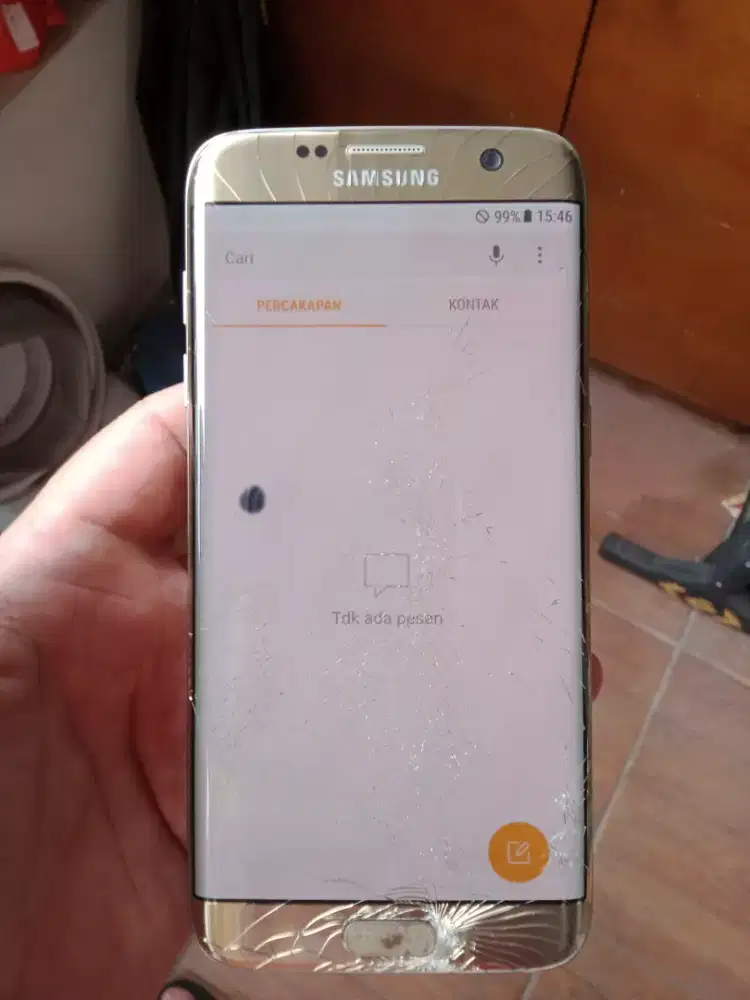 Samsung S7 Edge baca deskripsi