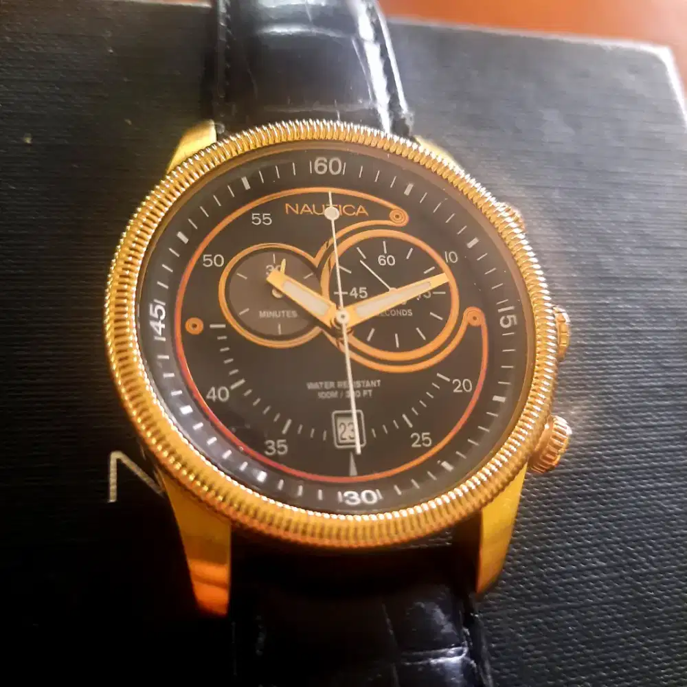 WTS Jam Nautica A18551 Gold & Black Chronograph W/Black Strap