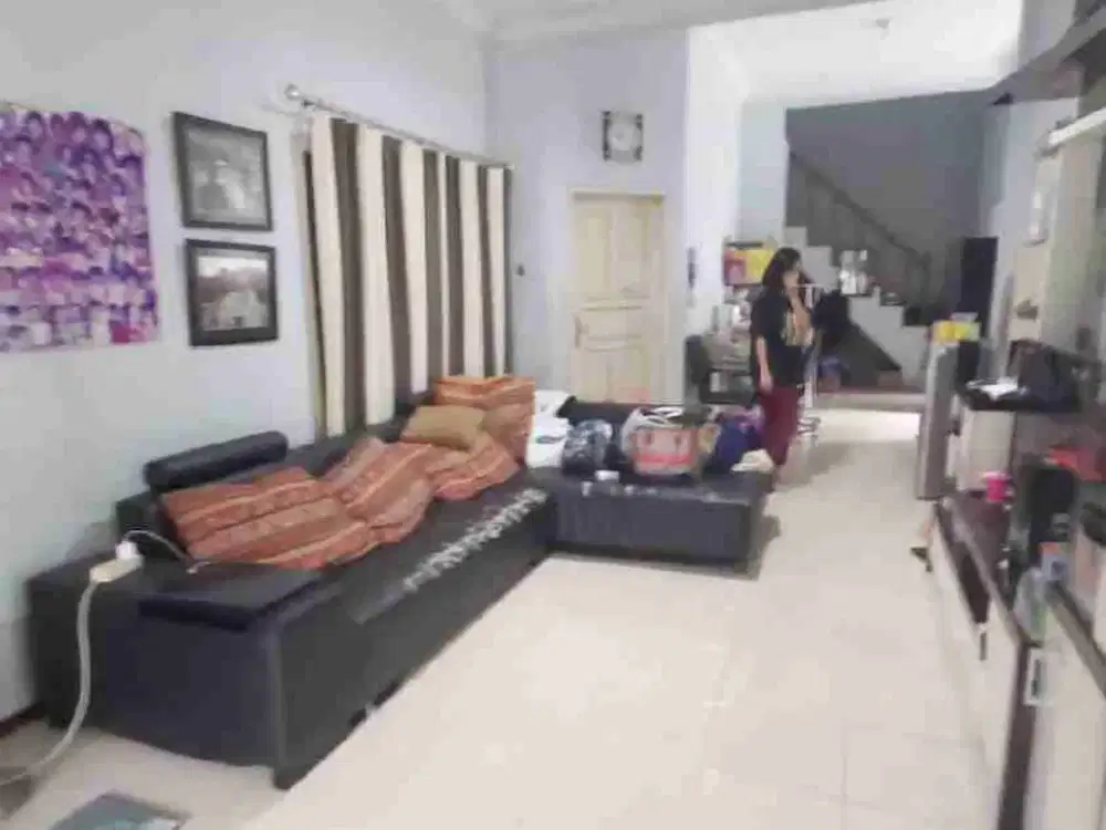 Dijual Murah Rumah Hook di Jl Cipunegara Surabaya Pusat