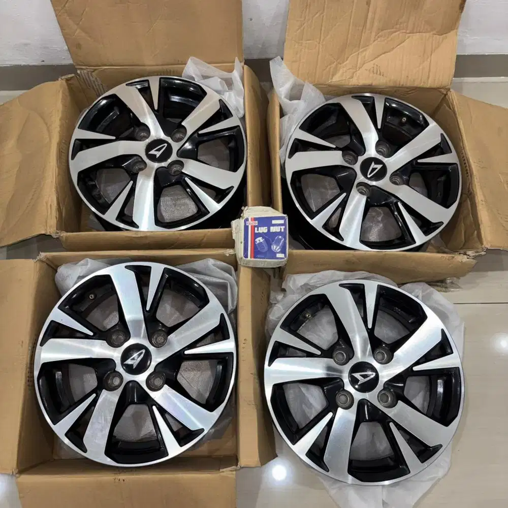 Velg OEM Daihatsu Two Tone MS626 Ring 14 Velg Second