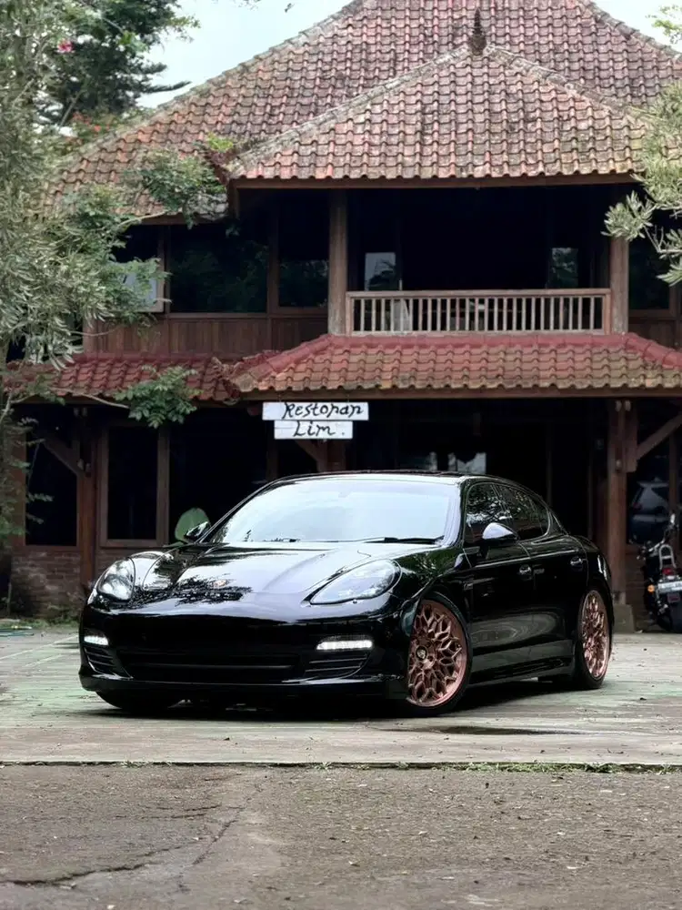 Porsche Panamera 3.6L V6 PDK Sport Chrono Sunroof Tahun NIK 2011