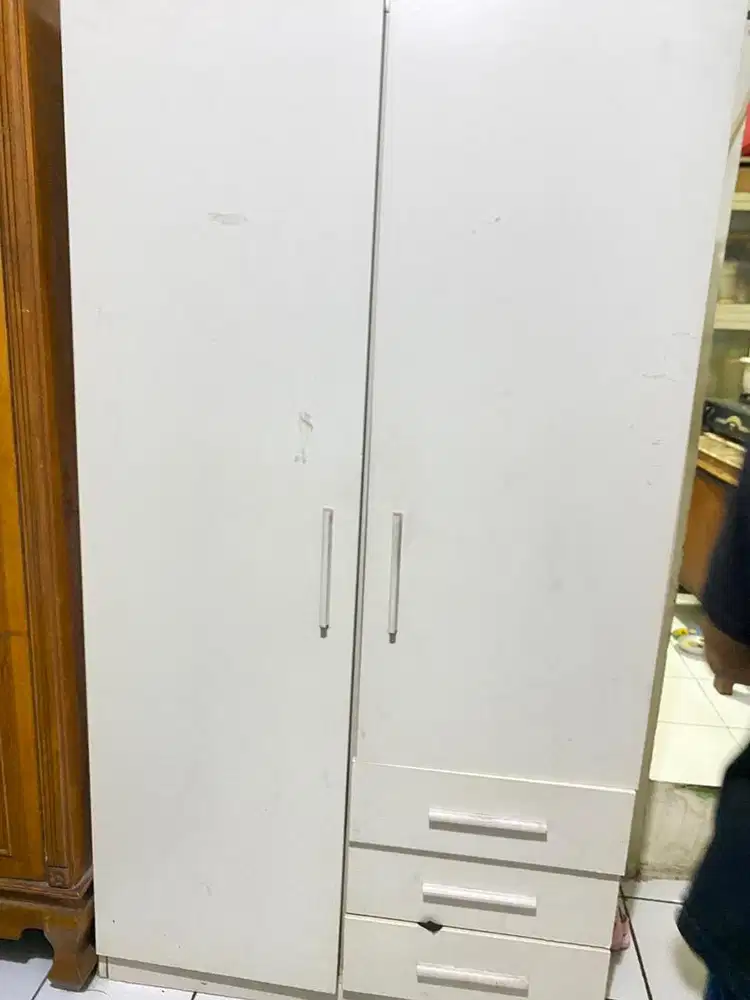 Lemari pakaian modern
