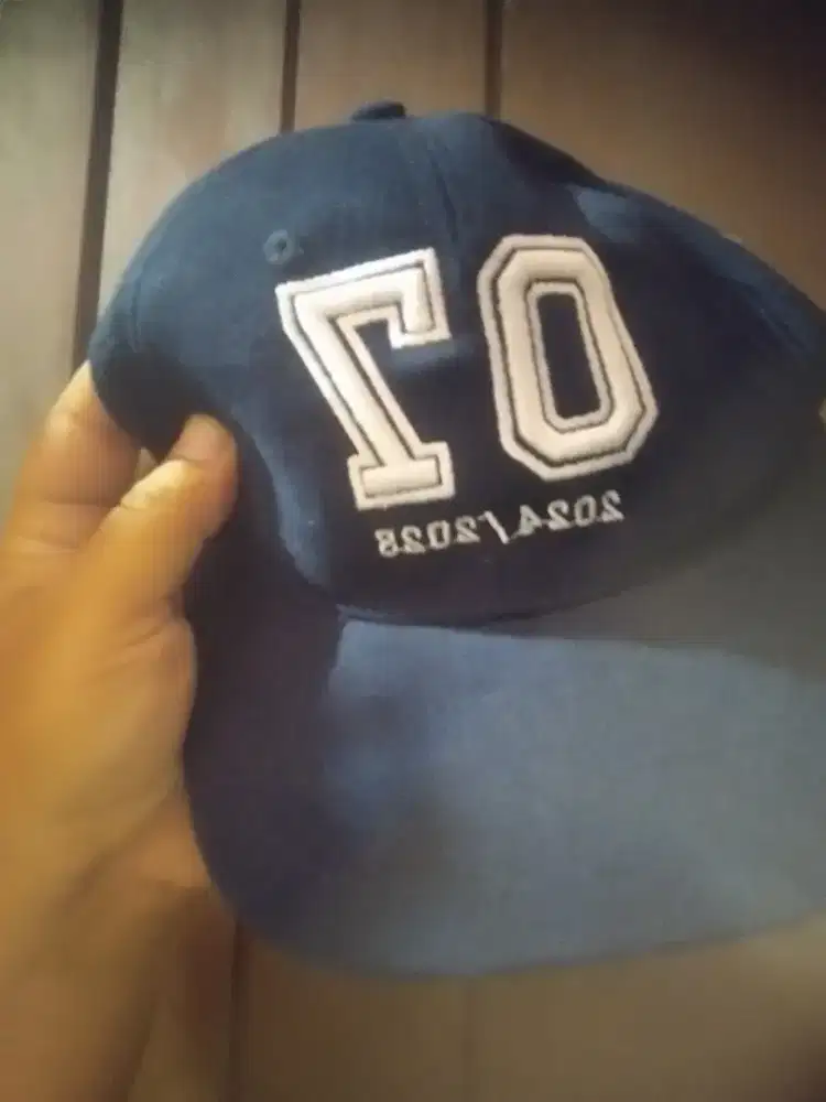 Topi masih baru produk lakon brandit