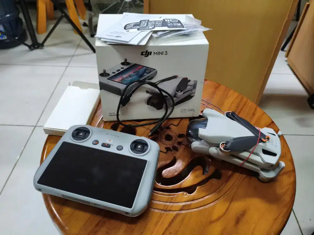 DJI Mini 3 Remote Layar RC1