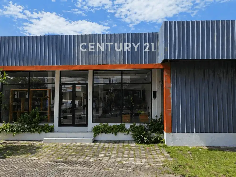 Tanah 246m2 Dengan Visibilitas Tinggi Ideal Untuk Bisnis