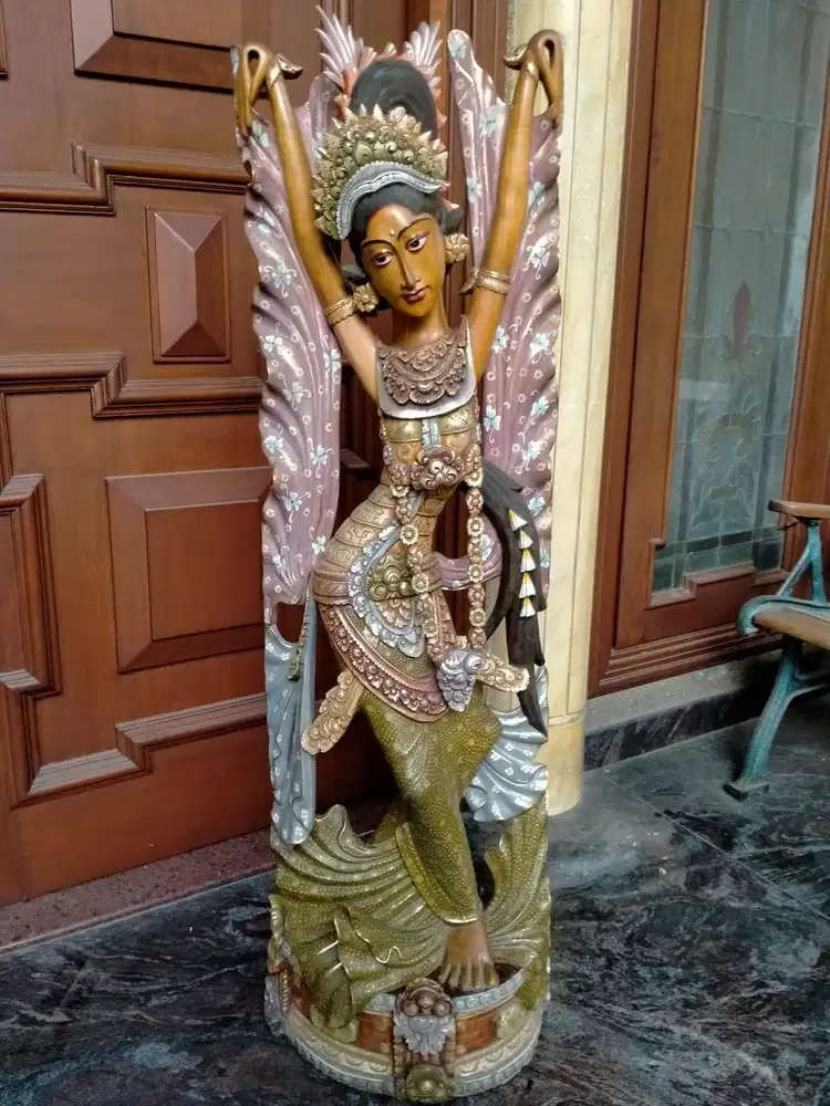 Patung Penari Tradisional Bali Ukiran Kayu (Harga Nego)