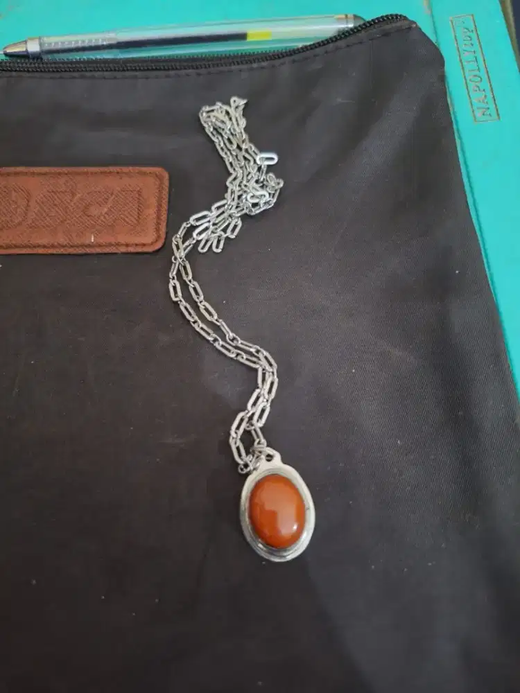 Kalung tali rantai batu 
Carnelia aksesoris wanita 
Limited edition 
B