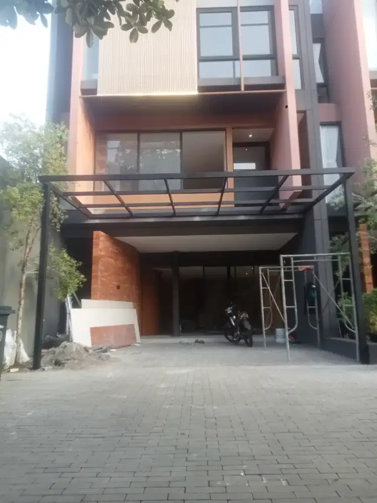 Pemasangan kanopi alderon