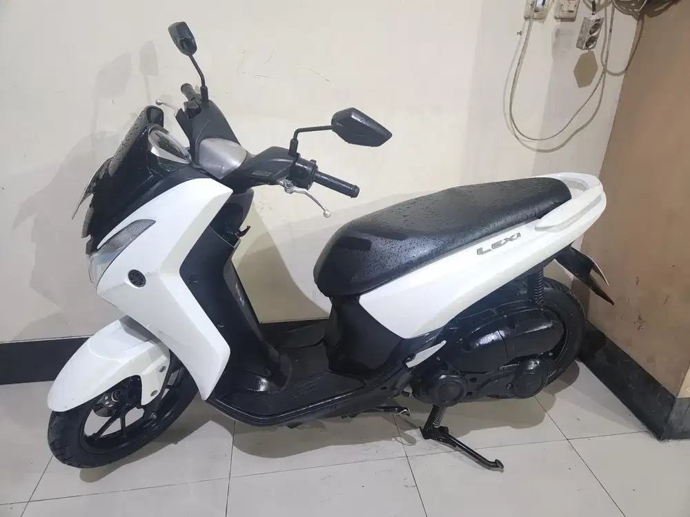 Lexi 125 putih 2018 Gbm