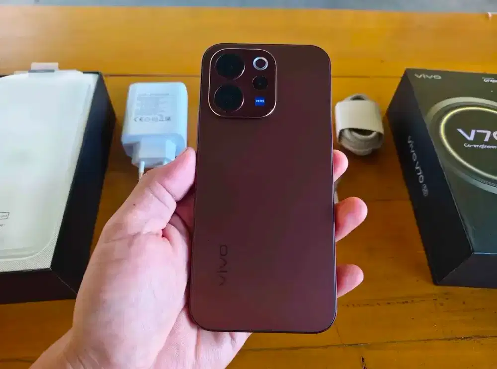 Vivo V70 5G 12/256