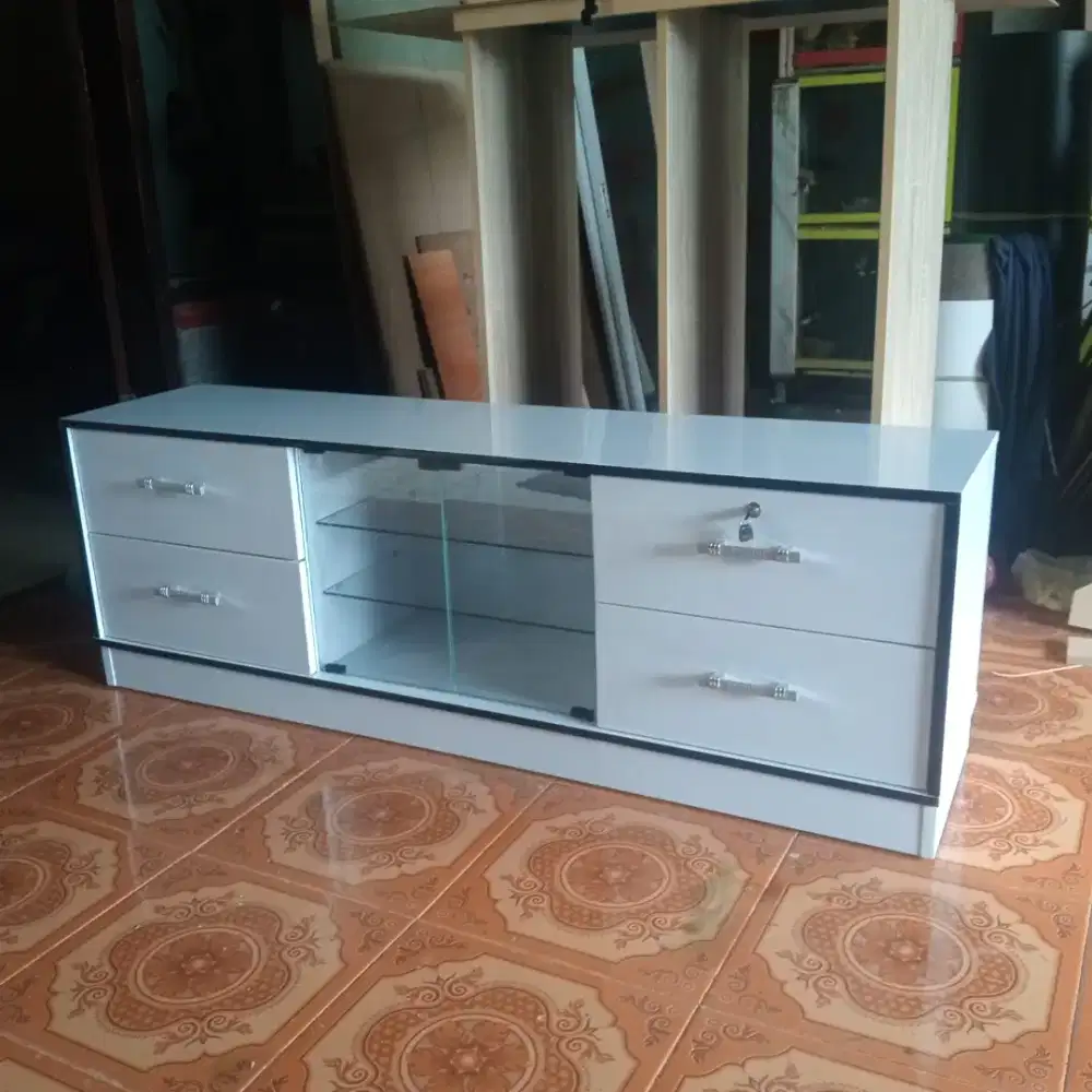 Rak tv minimalis new