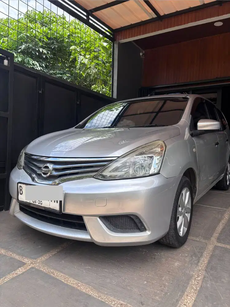 Grand Livina SV Automatic 2015