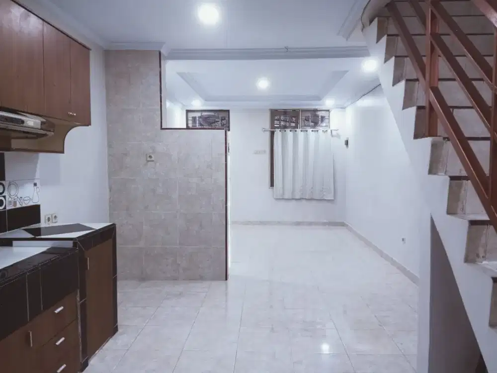 Disewakan rumah di Taman Palem Lestari blok E