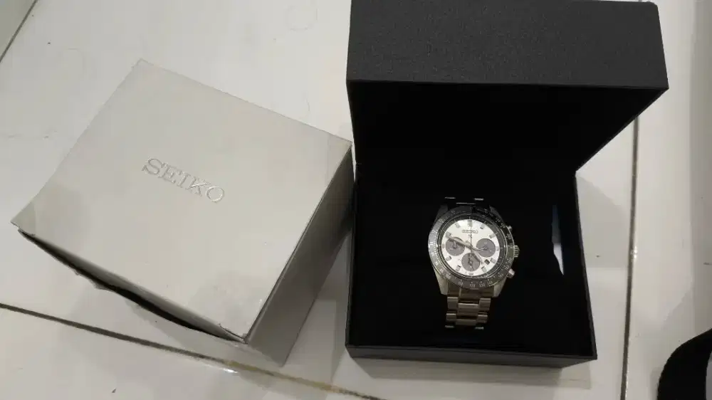 seiko prospex speedtimer solar chronograph (model SSC911)