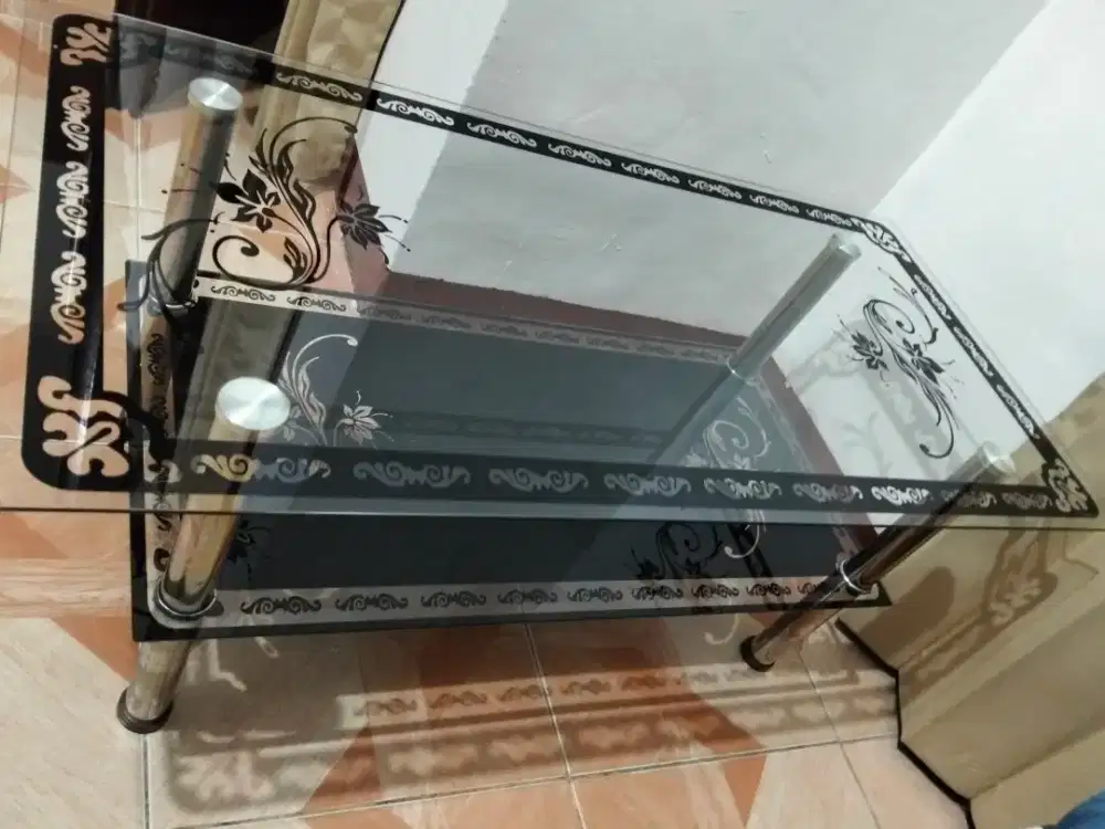 Meja Kaca Motif