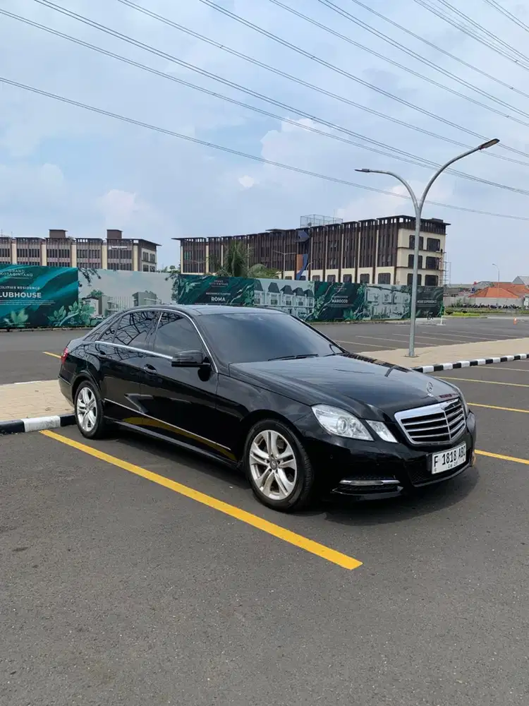 Mercedes-Benz E300 2011 Bensin