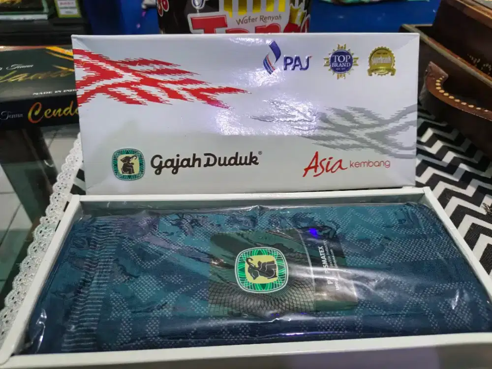 Sarung gajah duduk keren