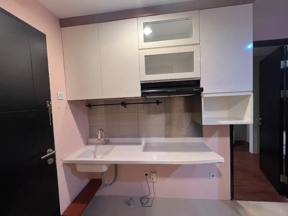 Sewa unit 2BR jebol jadi 1BR - nyaman, bersih, baru, mewah