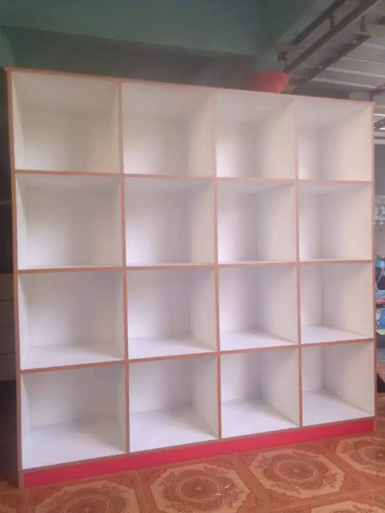 Rak serba guna minimalis