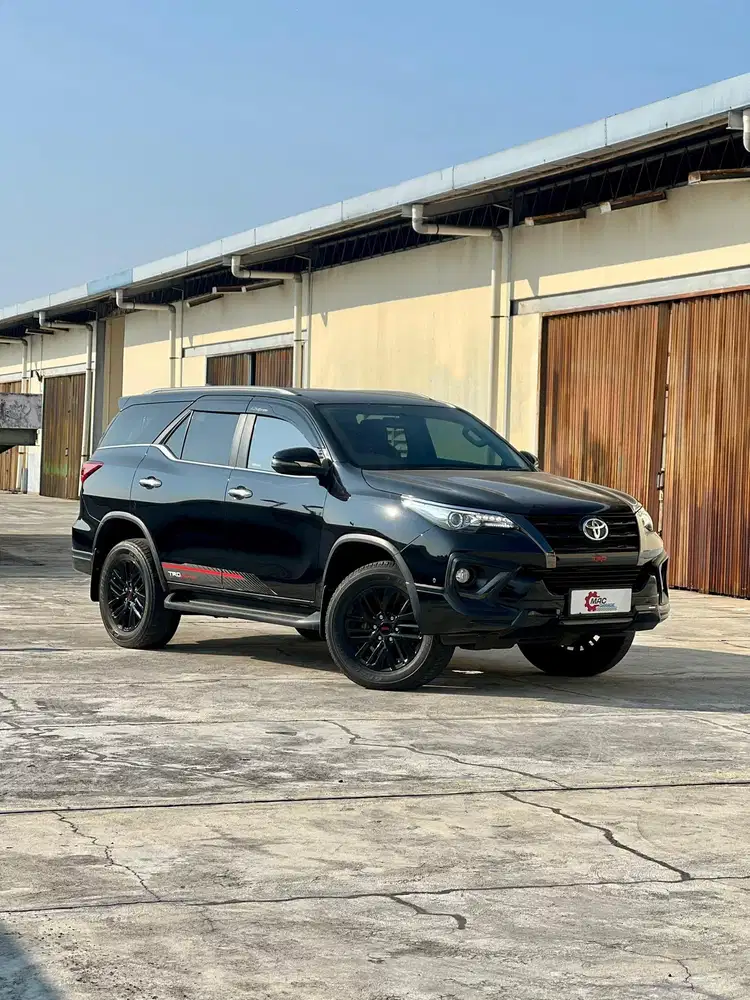 (60rb) TOYOTA FORTUNER TRD 2019 LOW KM