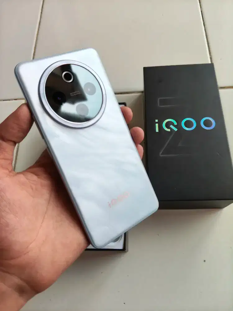 IQOO Z10 5G 12/256 Garansi Panjang maret 2027