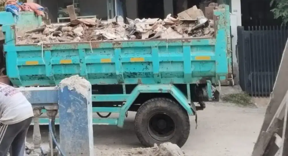 Buang puing tanah dan smph