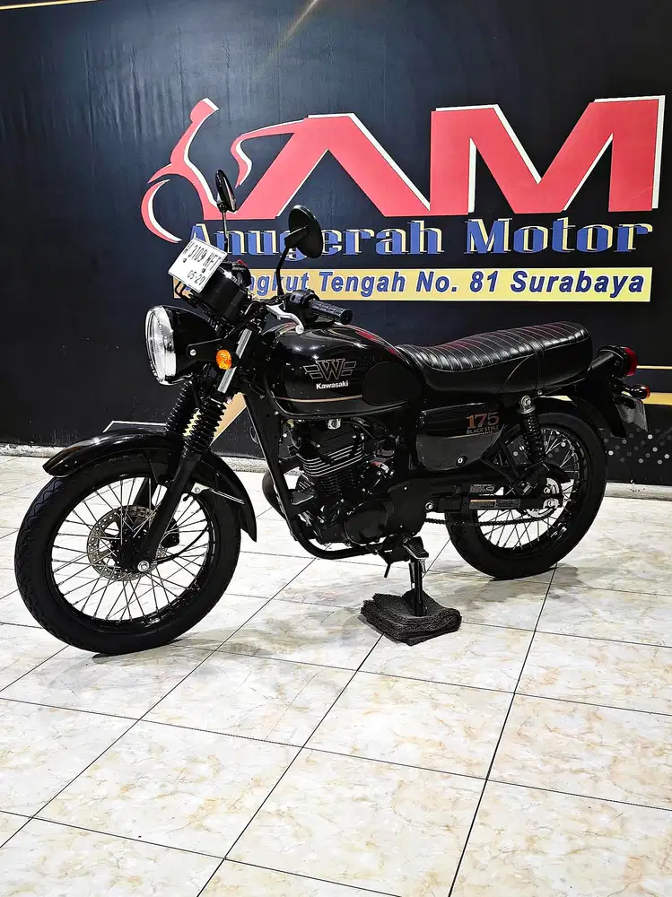 W175 Black style 2024 clasic keren gaya mewah. Anugerah motor rungkut
