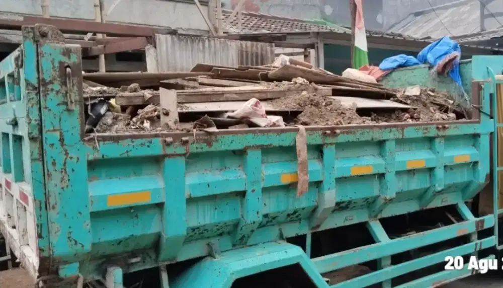 Buang puing tanah dan smph