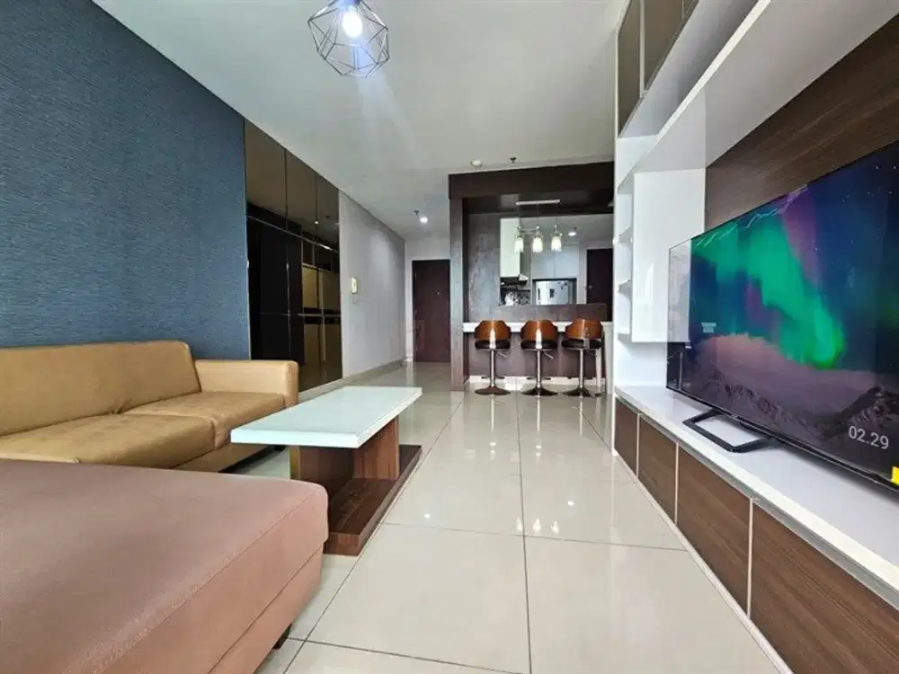 Di Atas Mall Sewa 2BR Furnished Bagus di Apartemen Central Park Akses Kolam Renang, Gym Langsung ke Mall Central Park, Taman Anggrek, Neo Soho