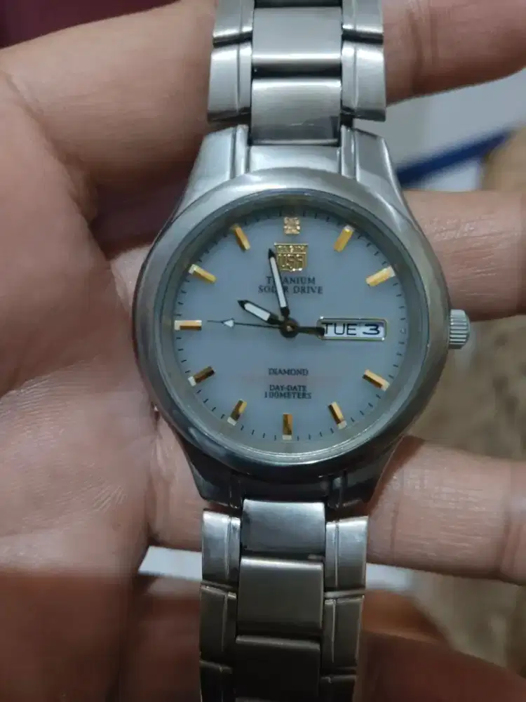 Jam Elgin Titanium Diamond Solar