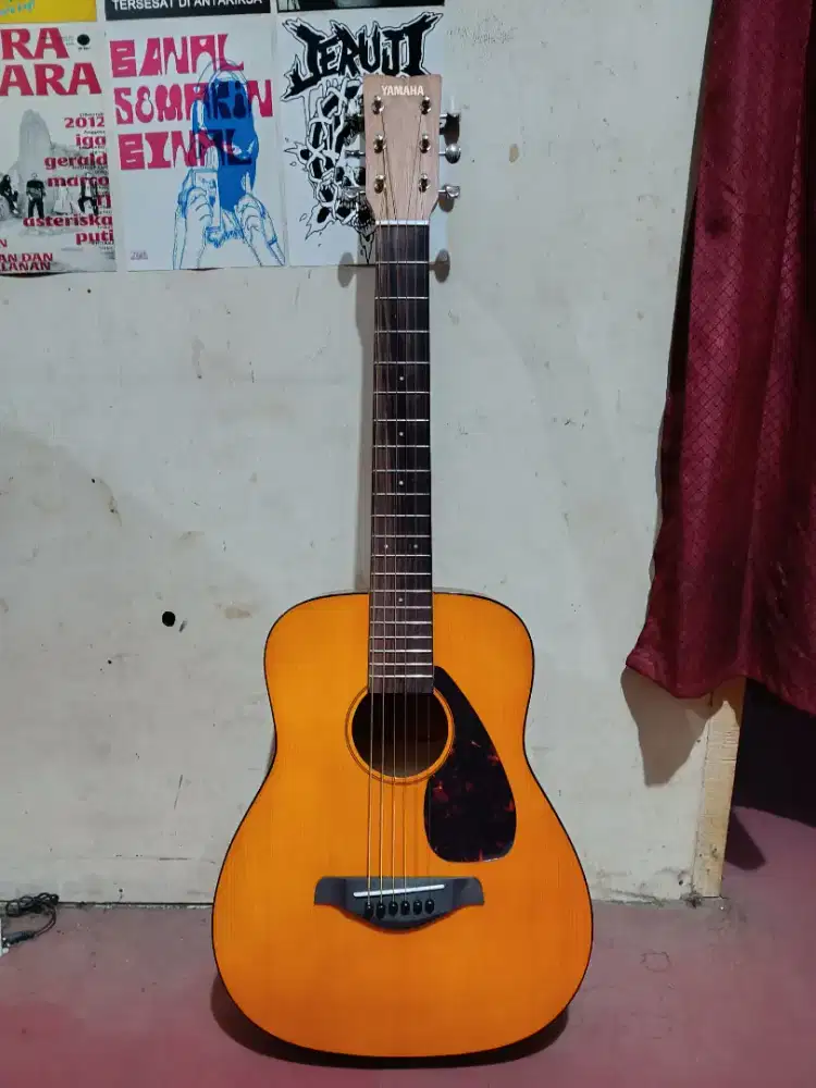 Gitar akustik yamaha ¾