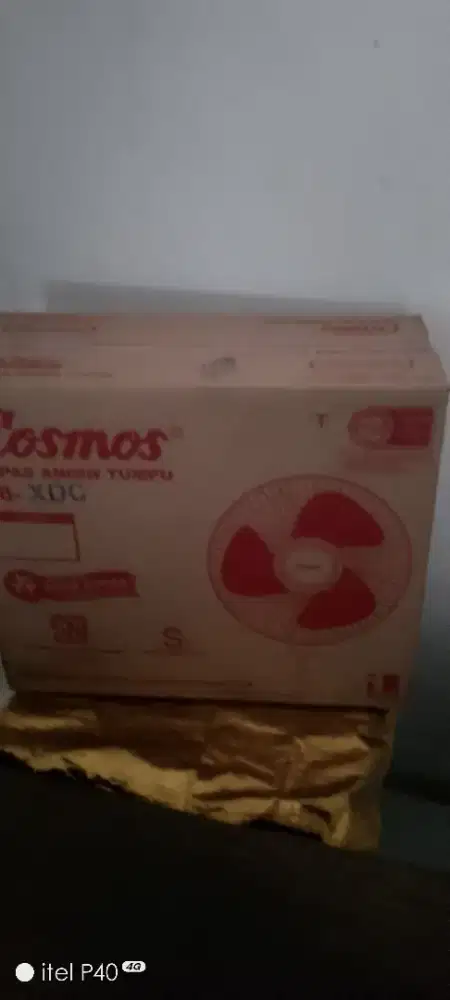 Kipas Angin cosmos kondisi baru terbungkus rapih dalam dus