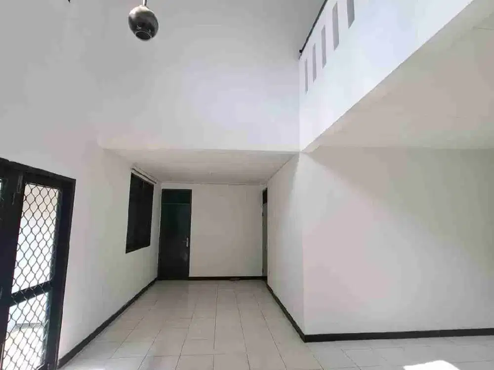 Disewakan rumah luas dan nyaman dekat tempat ibadah di Bintaro Sektor 9